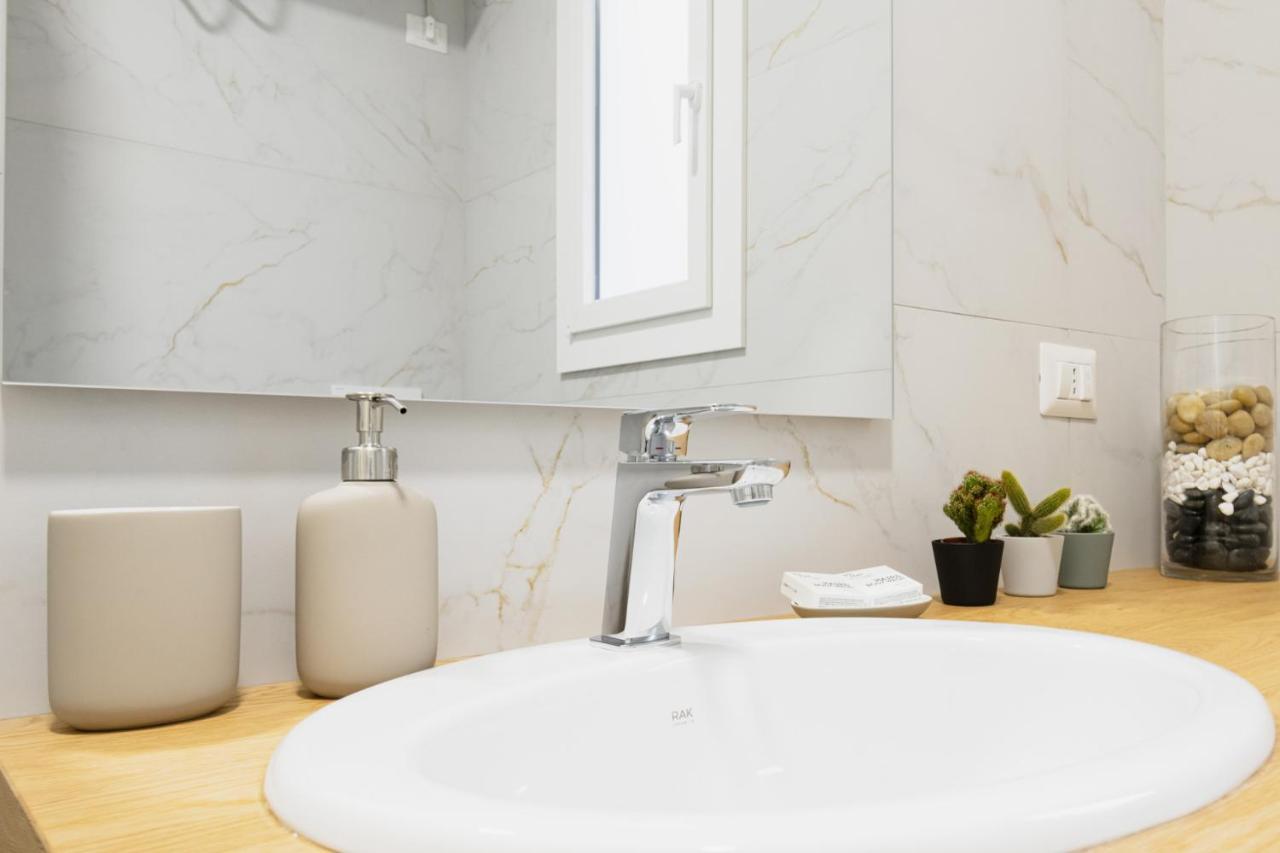 Appartamento Easylife - Oasi Chic Pochi Passi Dai Navigli Milano Esterno foto